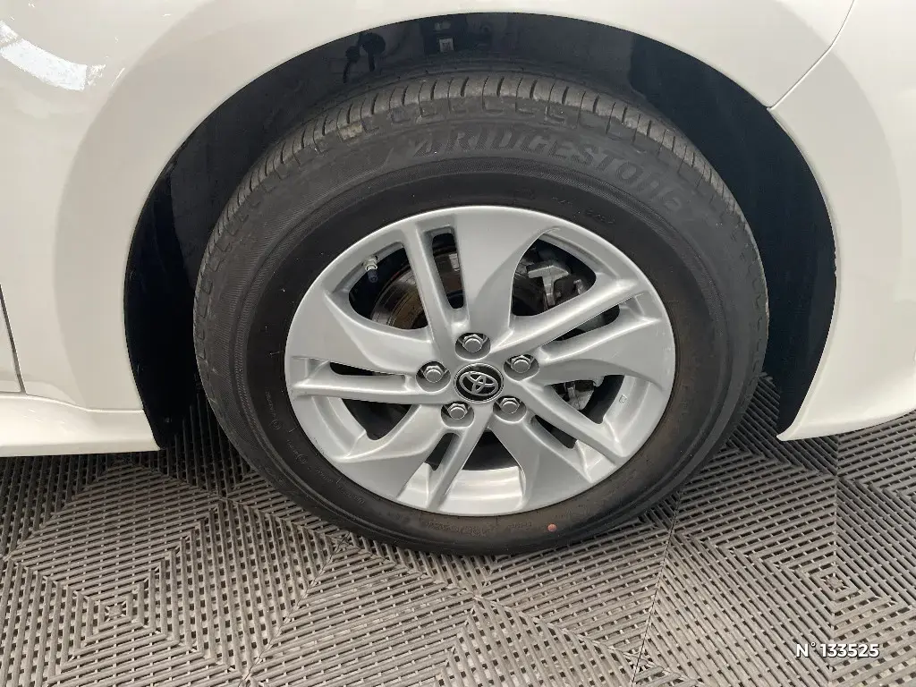 TOYOTA YARIS IV - Miniature 5