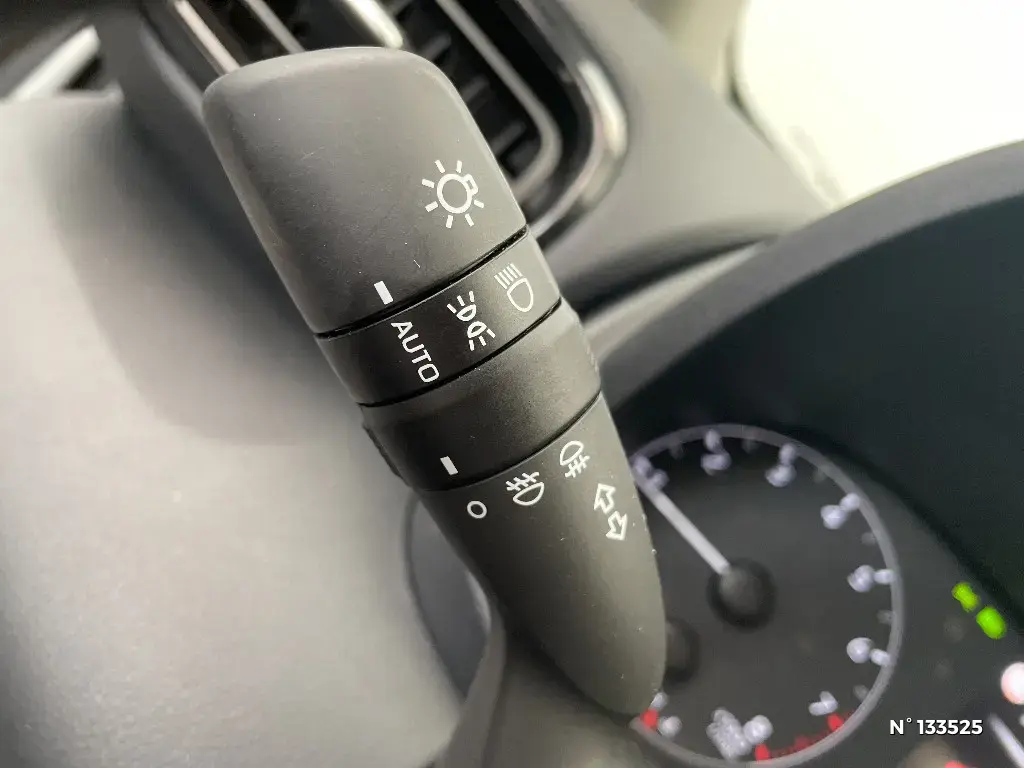 TOYOTA YARIS IV - Miniature 15