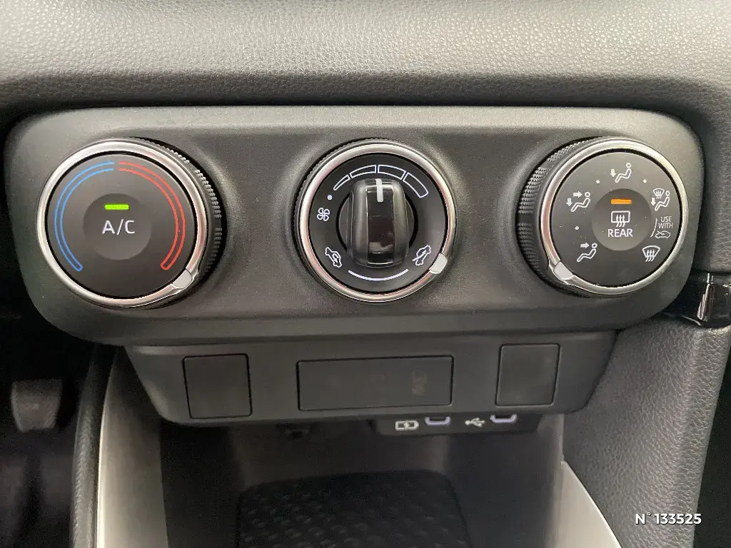 TOYOTA YARIS IV - Miniature 18