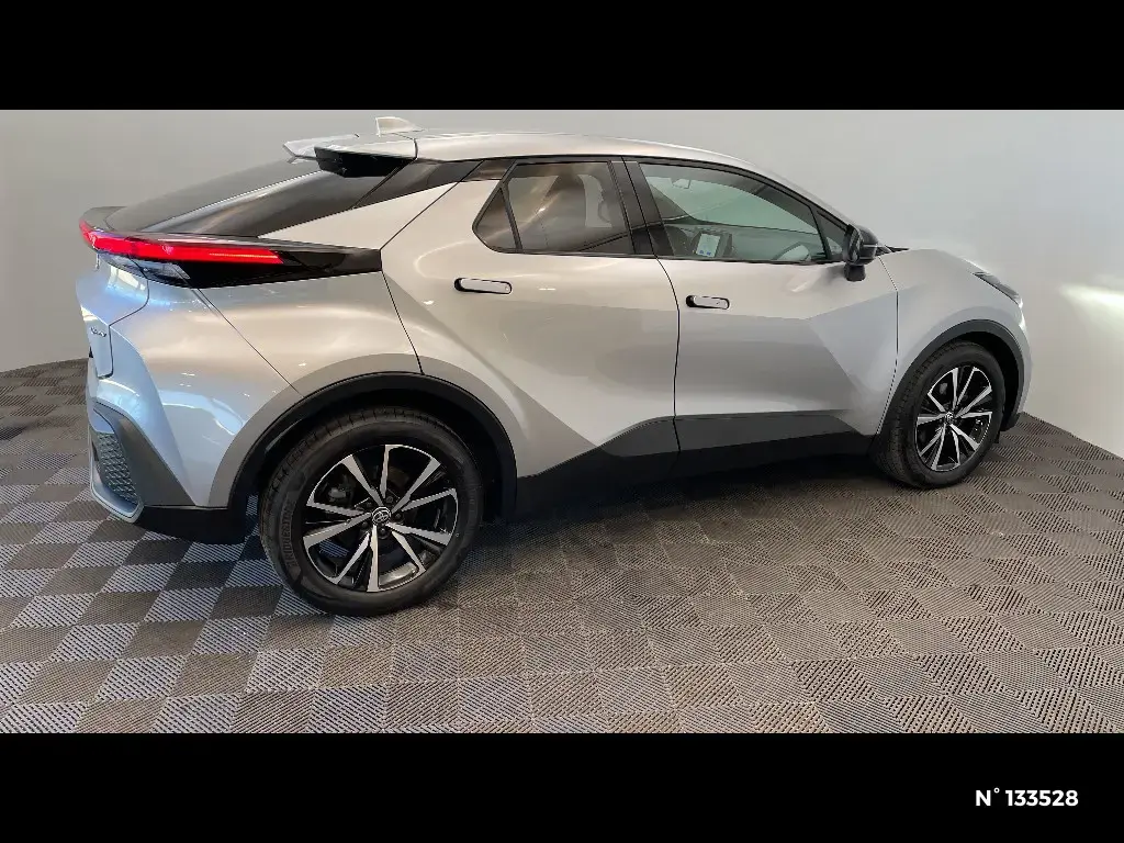 TOYOTA C-HR II - Miniature 3
