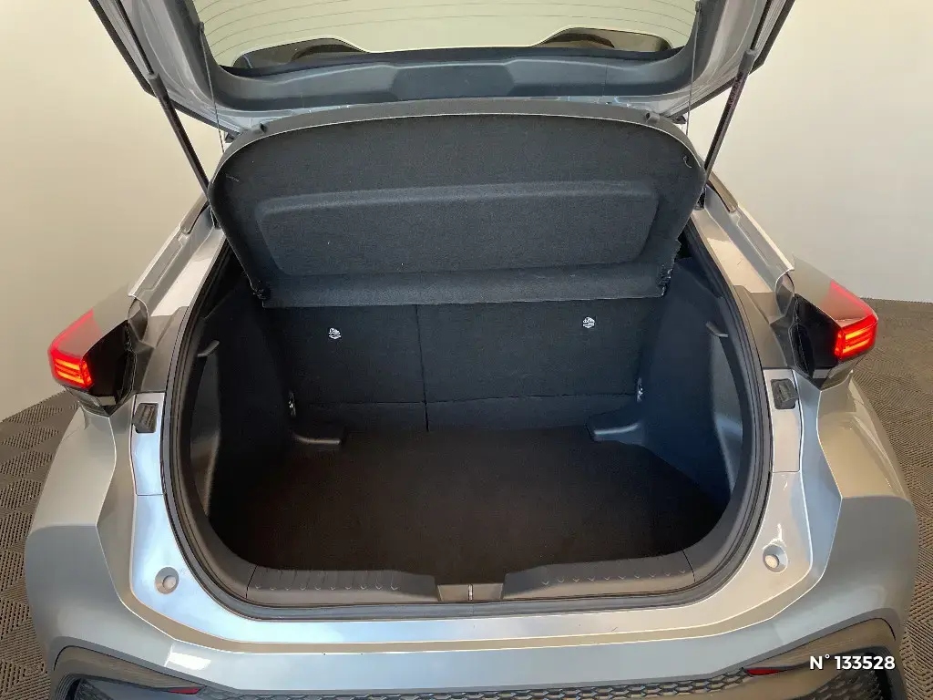 TOYOTA C-HR II - Miniature 10