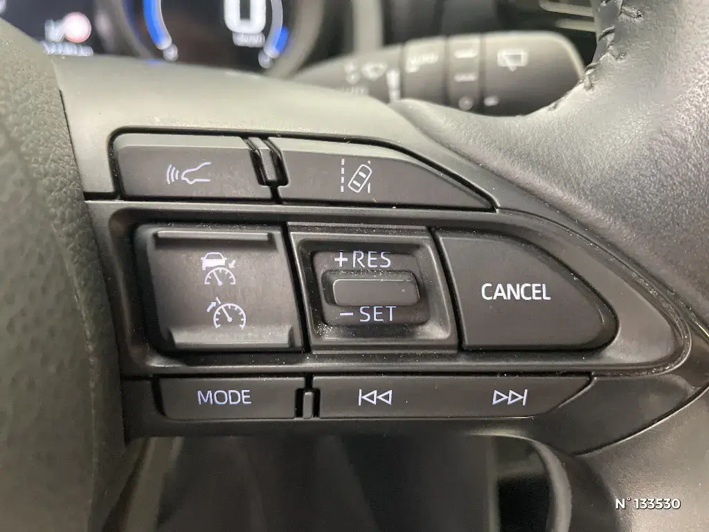 TOYOTA YARIS CROSS I - Miniature 14