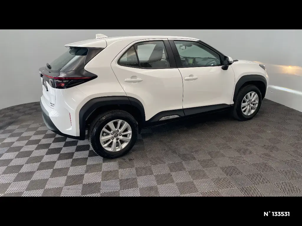 TOYOTA YARIS CROSS I - Miniature 3