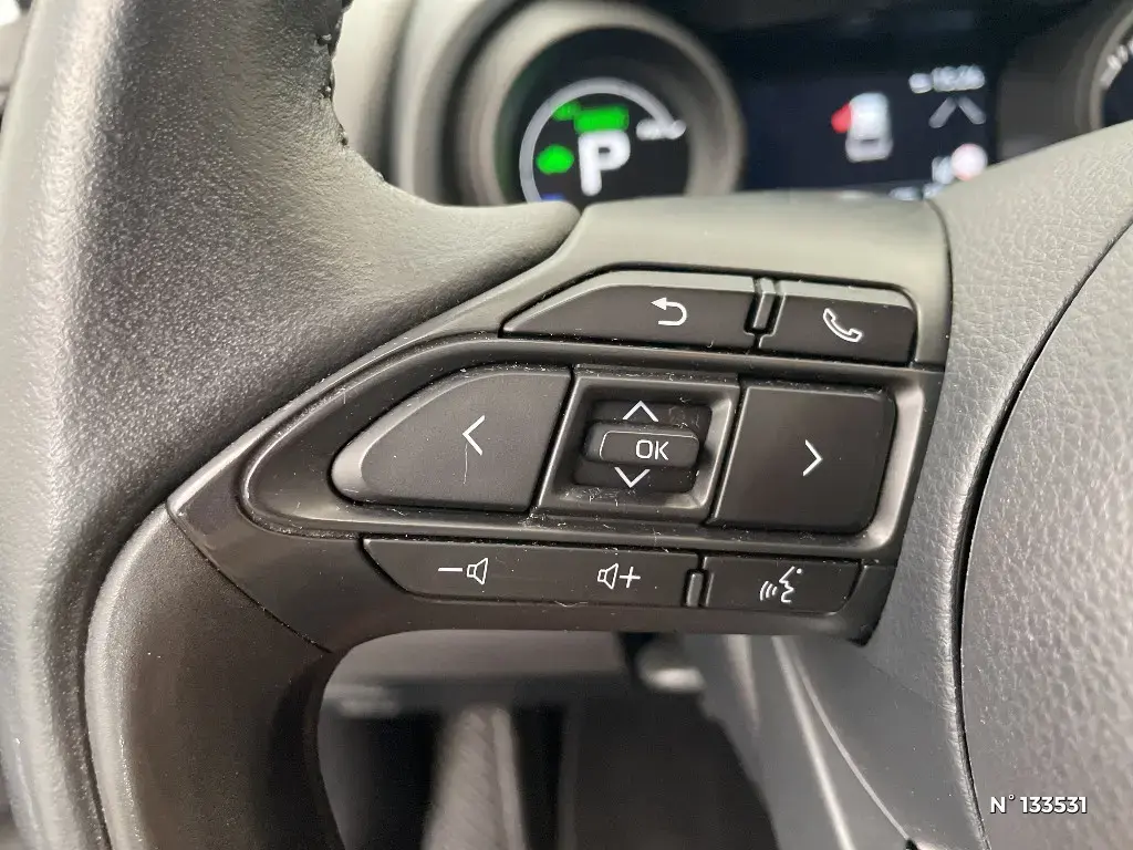TOYOTA YARIS CROSS I - Miniature 18