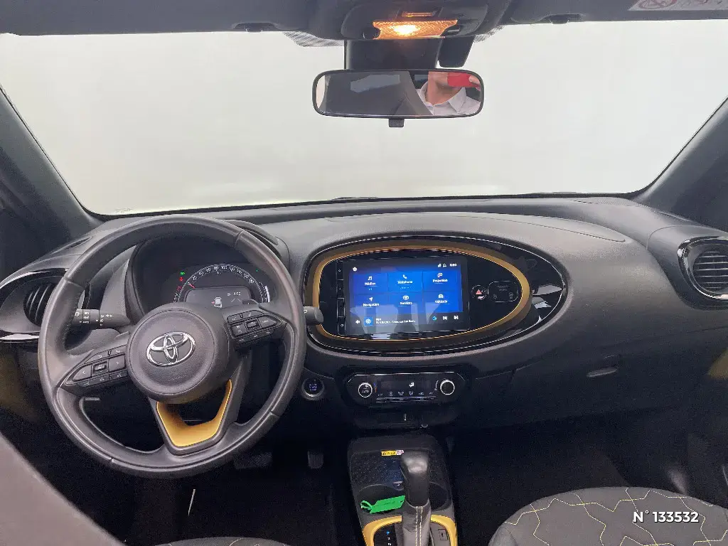 TOYOTA AYGO X - Miniature 6