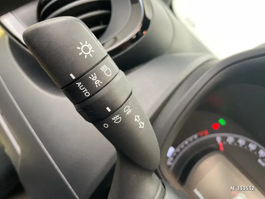 TOYOTA AYGO X - Miniature 15