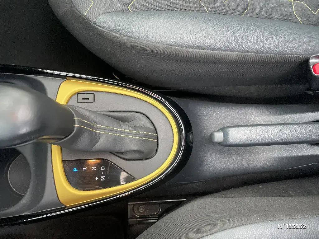 TOYOTA AYGO X - Miniature 17