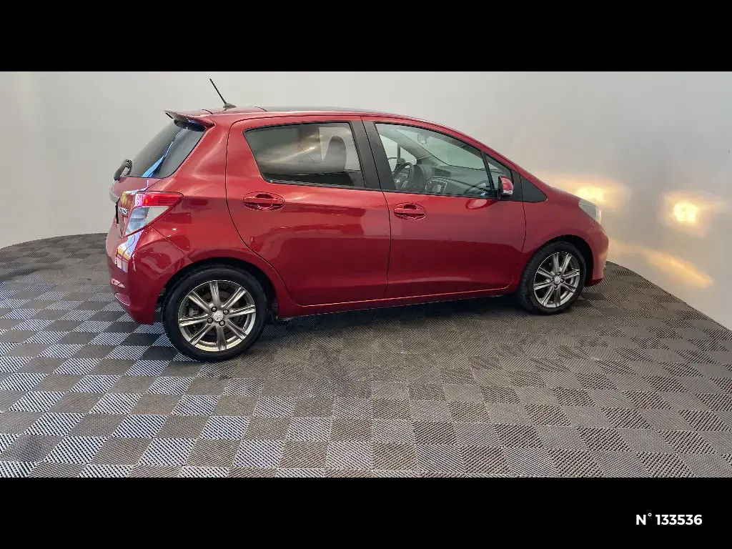 TOYOTA YARIS III - Miniature 3