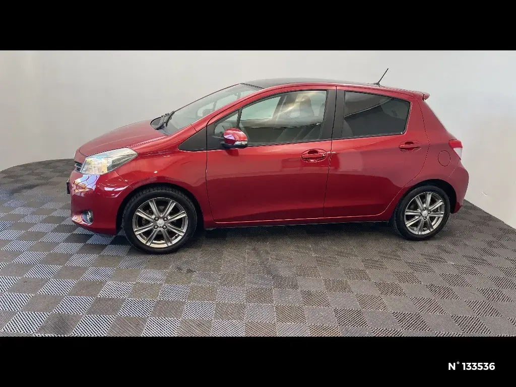 TOYOTA YARIS III - Miniature 4