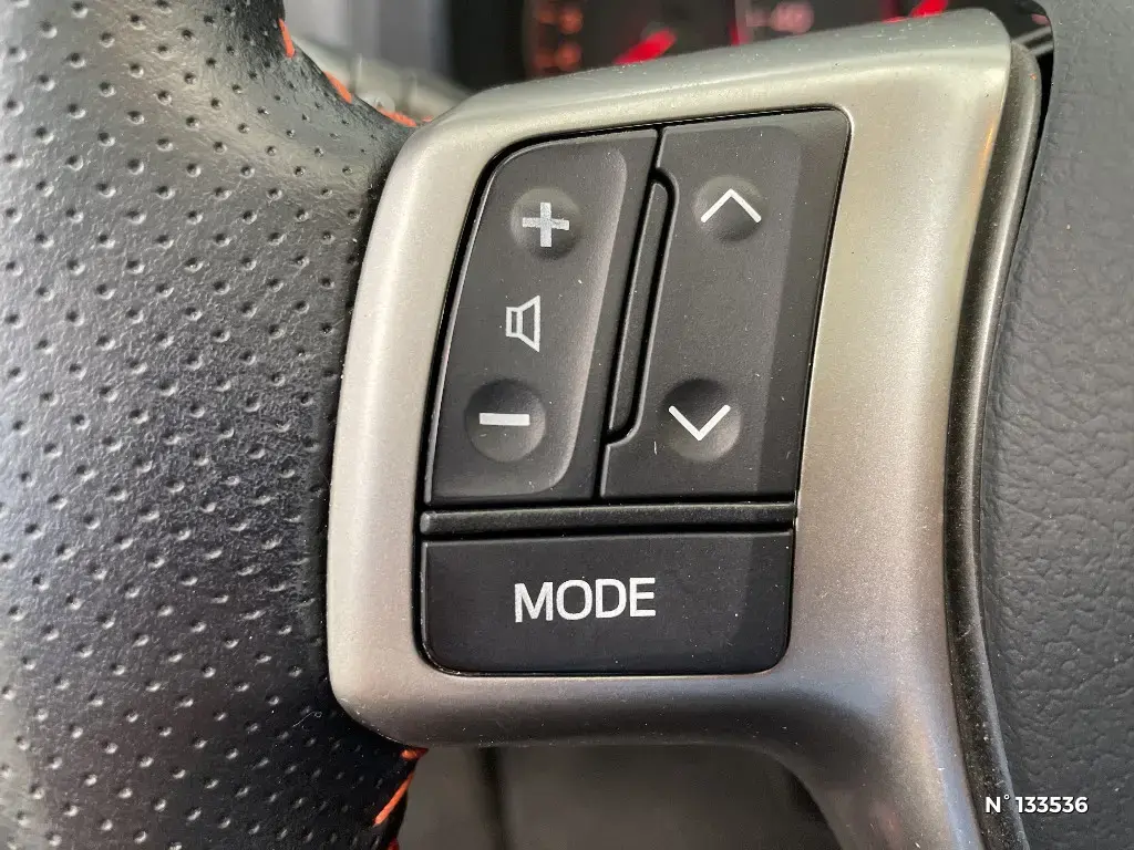 TOYOTA YARIS III - Miniature 12