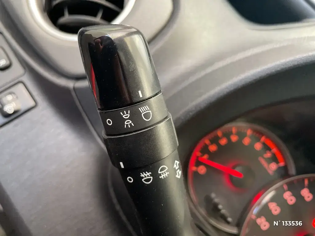 TOYOTA YARIS III - Miniature 14