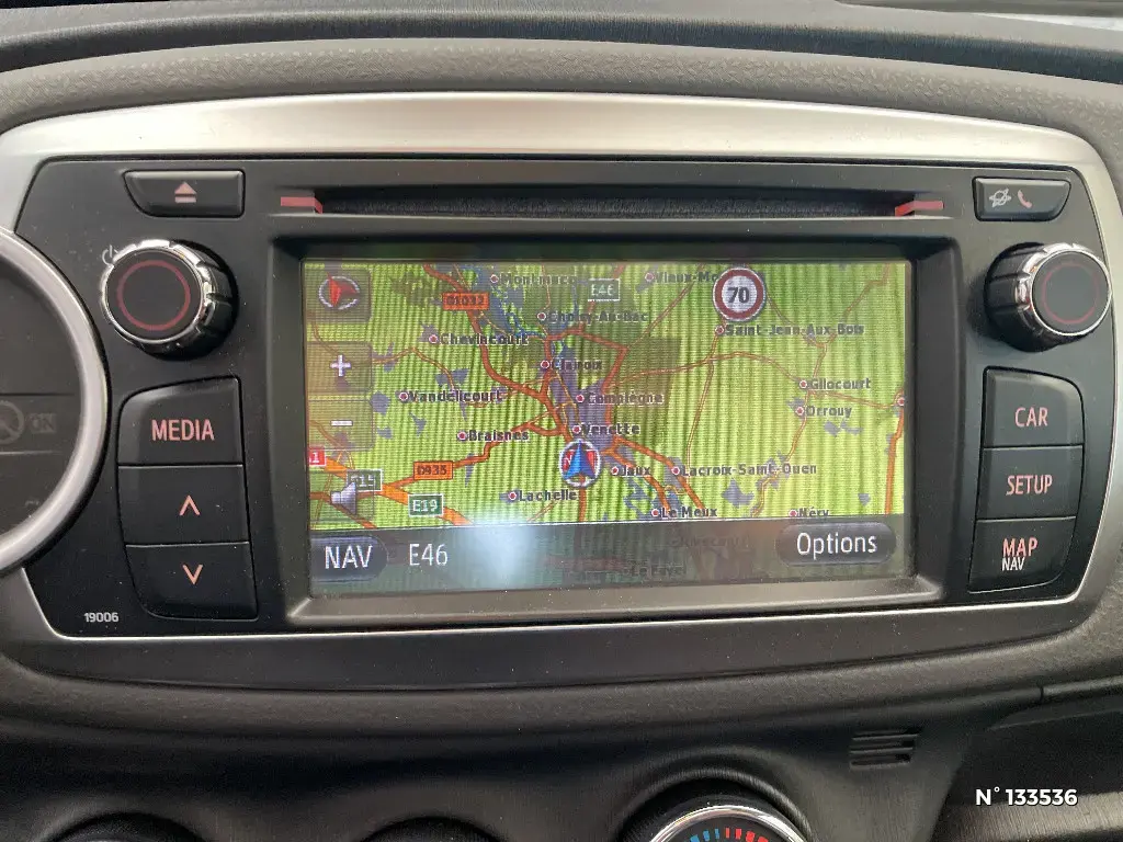 TOYOTA YARIS III - Miniature 20