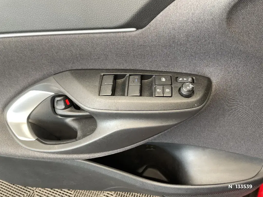 TOYOTA YARIS CROSS I - Miniature 12