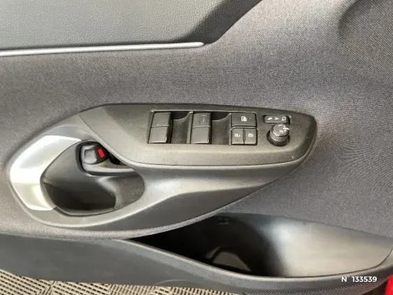 TOYOTA YARIS CROSS I - voiture d'occasion - Photo 31