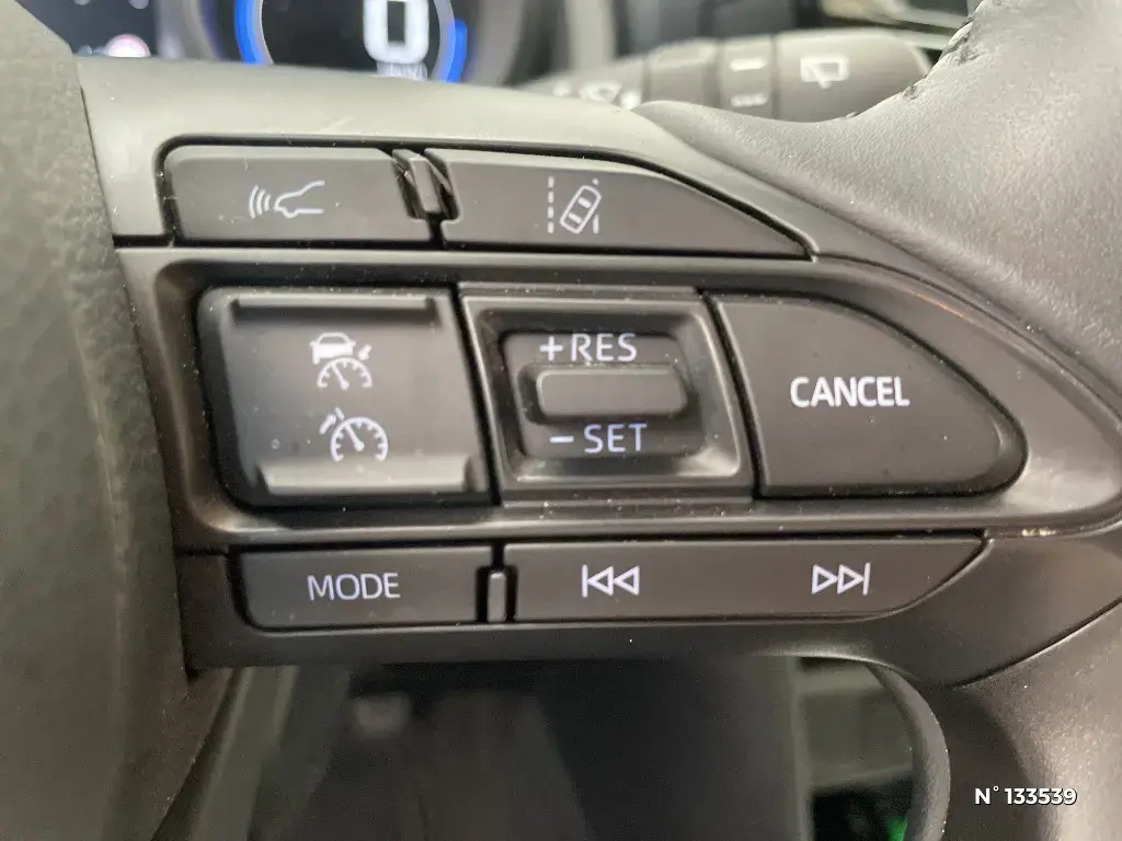 TOYOTA YARIS CROSS I - Miniature 14