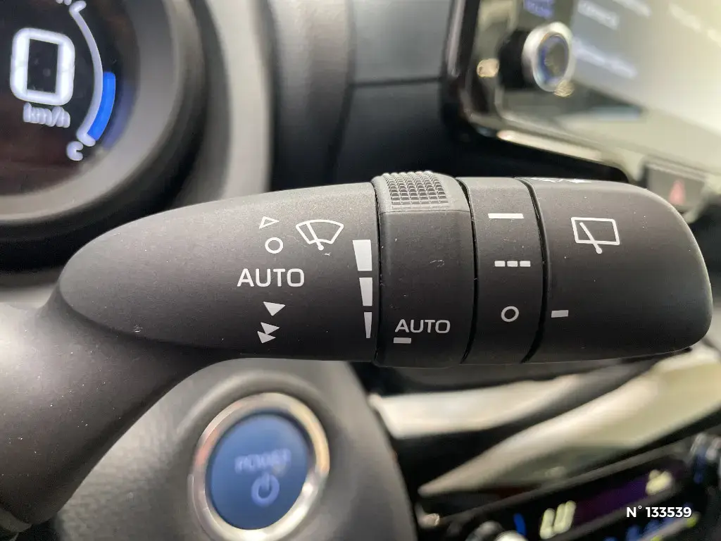 TOYOTA YARIS CROSS I - Miniature 16