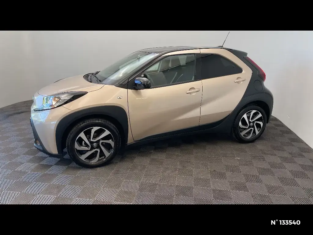 TOYOTA AYGO X - Miniature 4