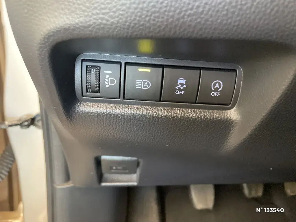 TOYOTA AYGO X - Miniature 11