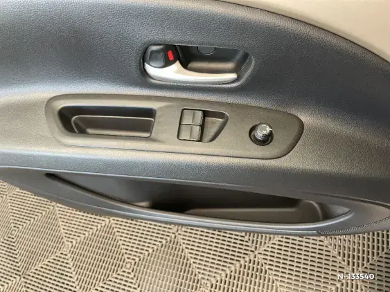 TOYOTA AYGO X - voiture d'occasion - Photo 31