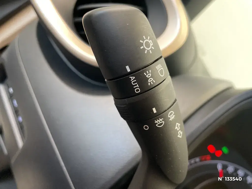 TOYOTA AYGO X - Miniature 15