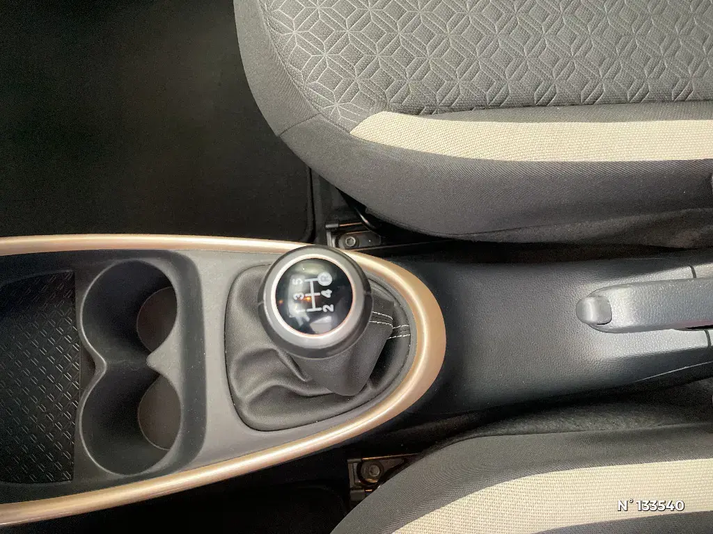 TOYOTA AYGO X - Miniature 17