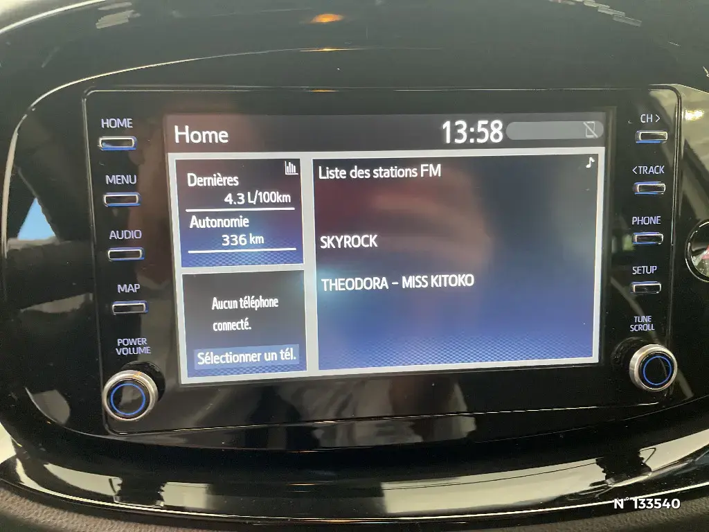 TOYOTA AYGO X - Miniature 19