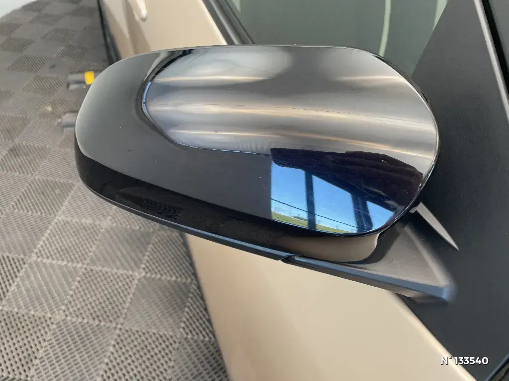 TOYOTA AYGO X - Miniature 25