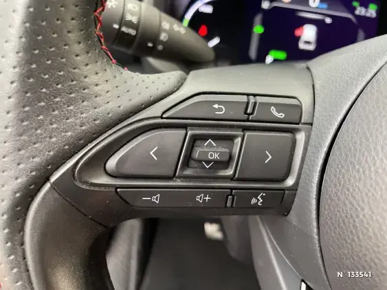 TOYOTA YARIS CROSS I - voiture d'occasion - Photo 37