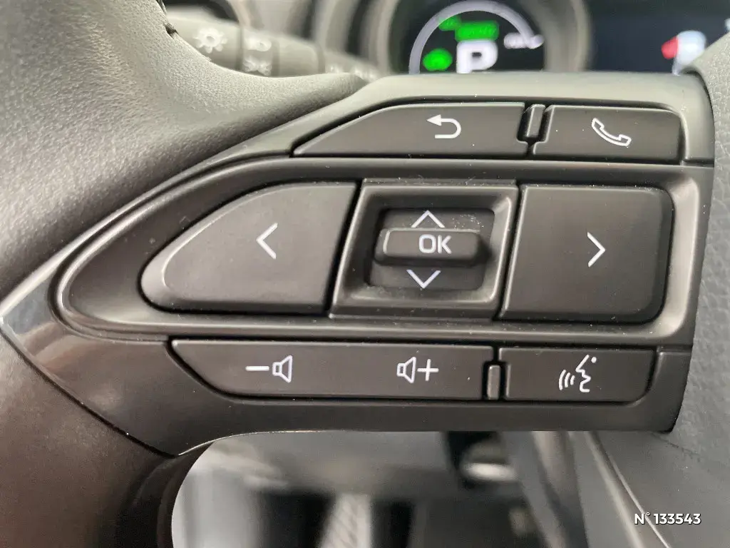 TOYOTA YARIS CROSS I - Miniature 13