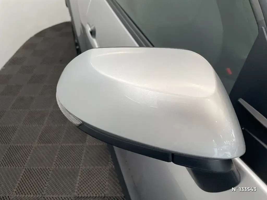 TOYOTA YARIS CROSS I - Miniature 25