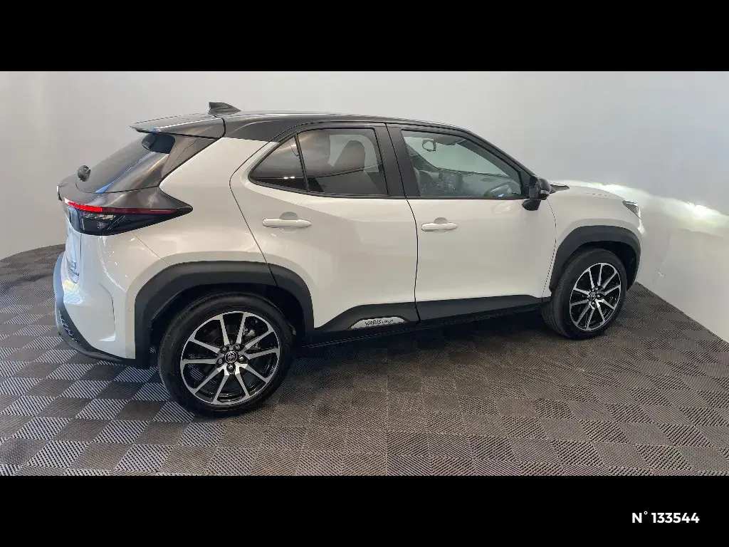 TOYOTA YARIS CROSS I - Miniature 3