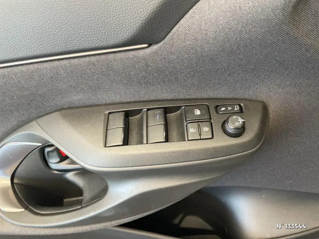 TOYOTA YARIS CROSS I - Miniature 12
