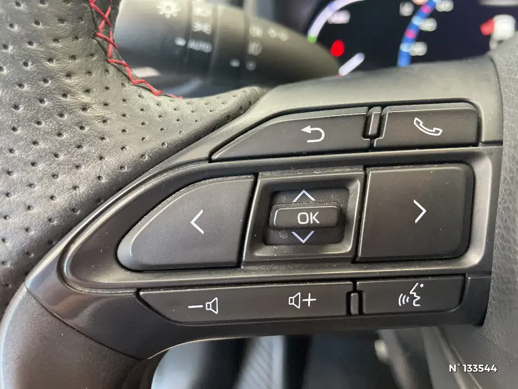 TOYOTA YARIS CROSS I - Miniature 13