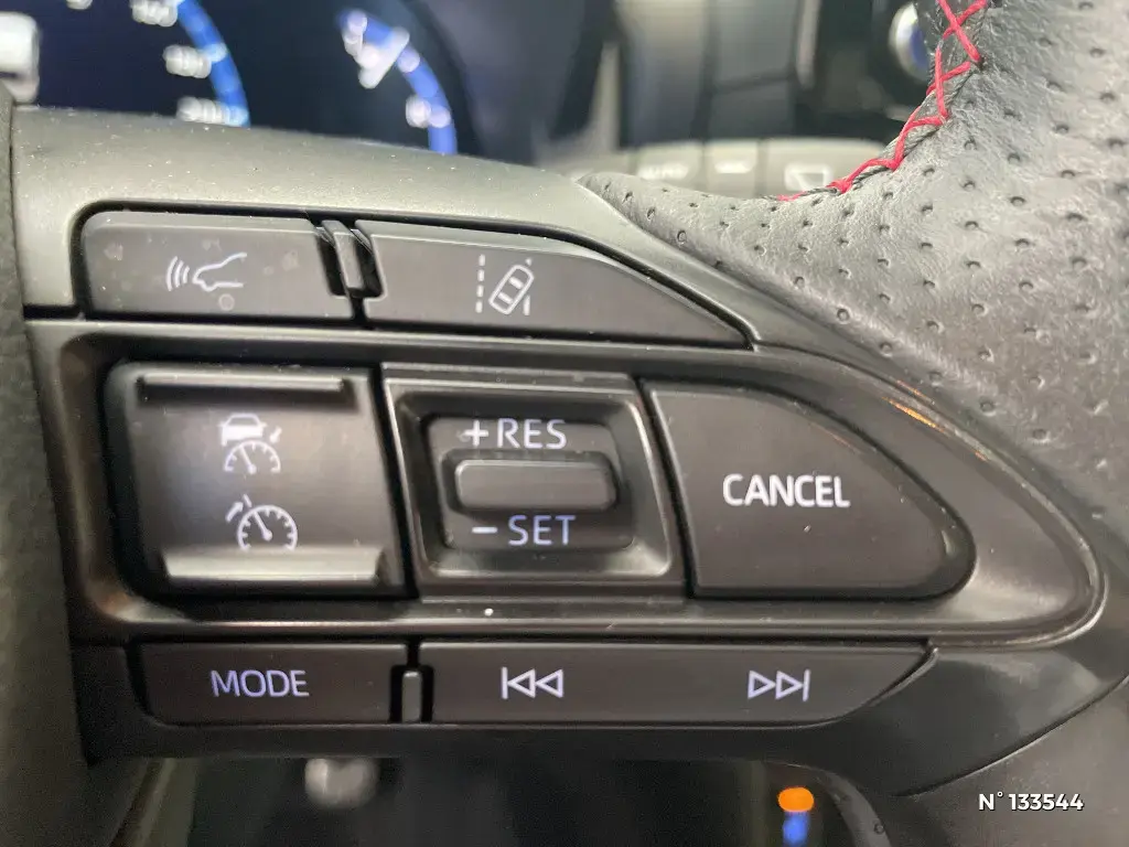 TOYOTA YARIS CROSS I - Miniature 14