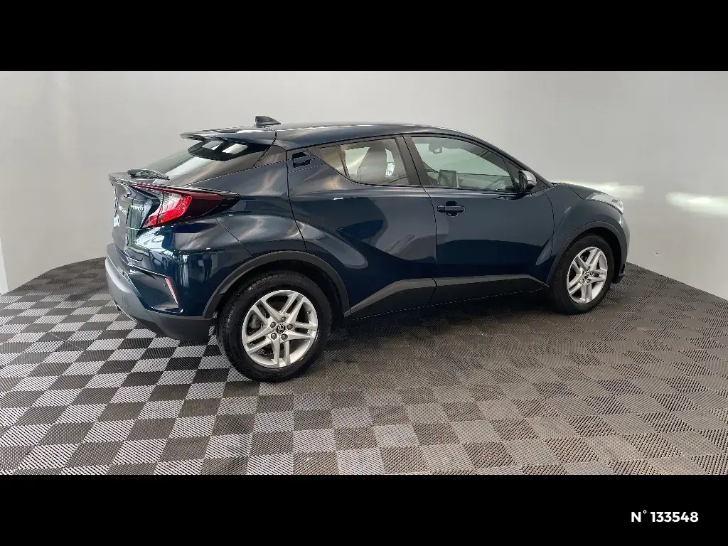 TOYOTA C-HR - Miniature 3