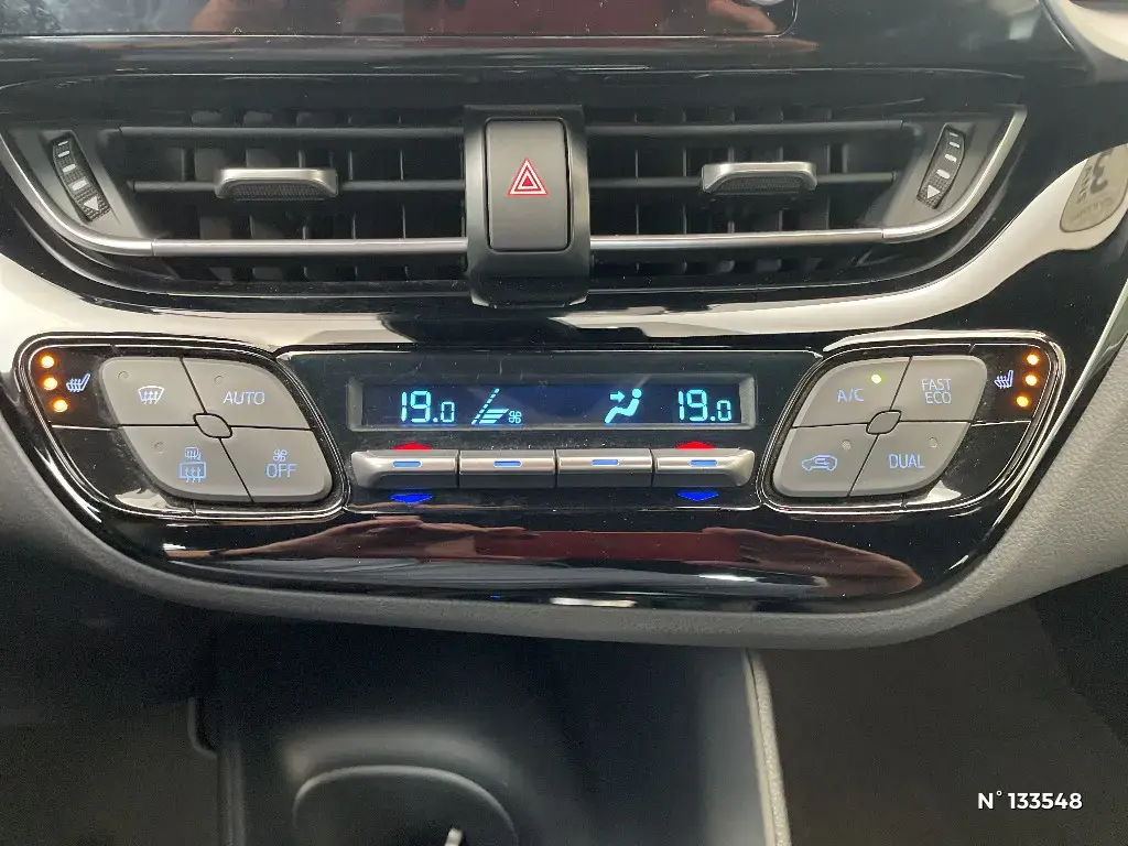 TOYOTA C-HR - Miniature 11