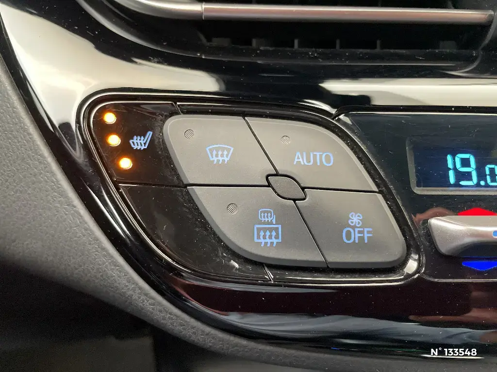 TOYOTA C-HR - Miniature 13
