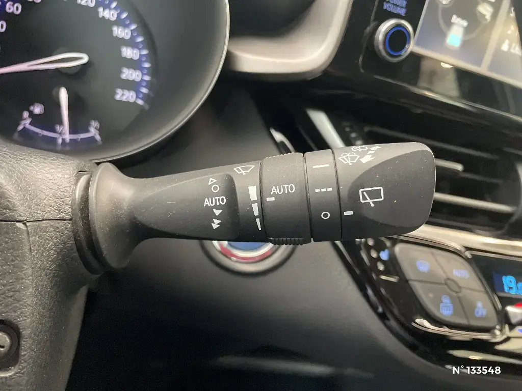 TOYOTA C-HR - Miniature 20