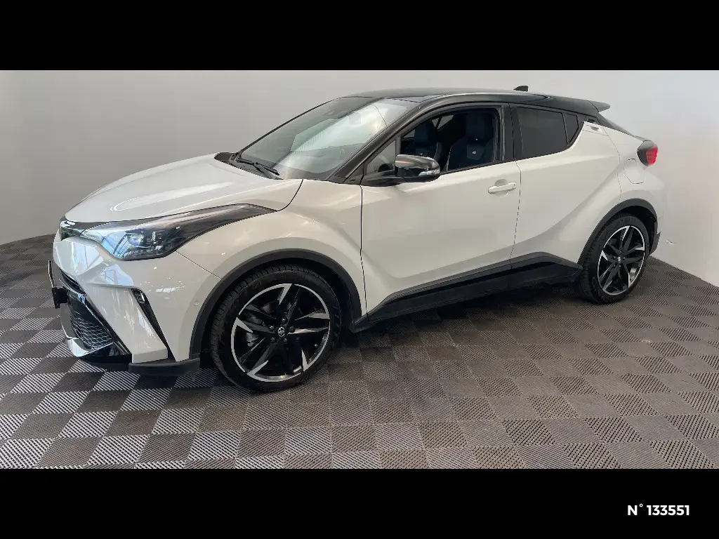TOYOTA C-HR - Miniature 4