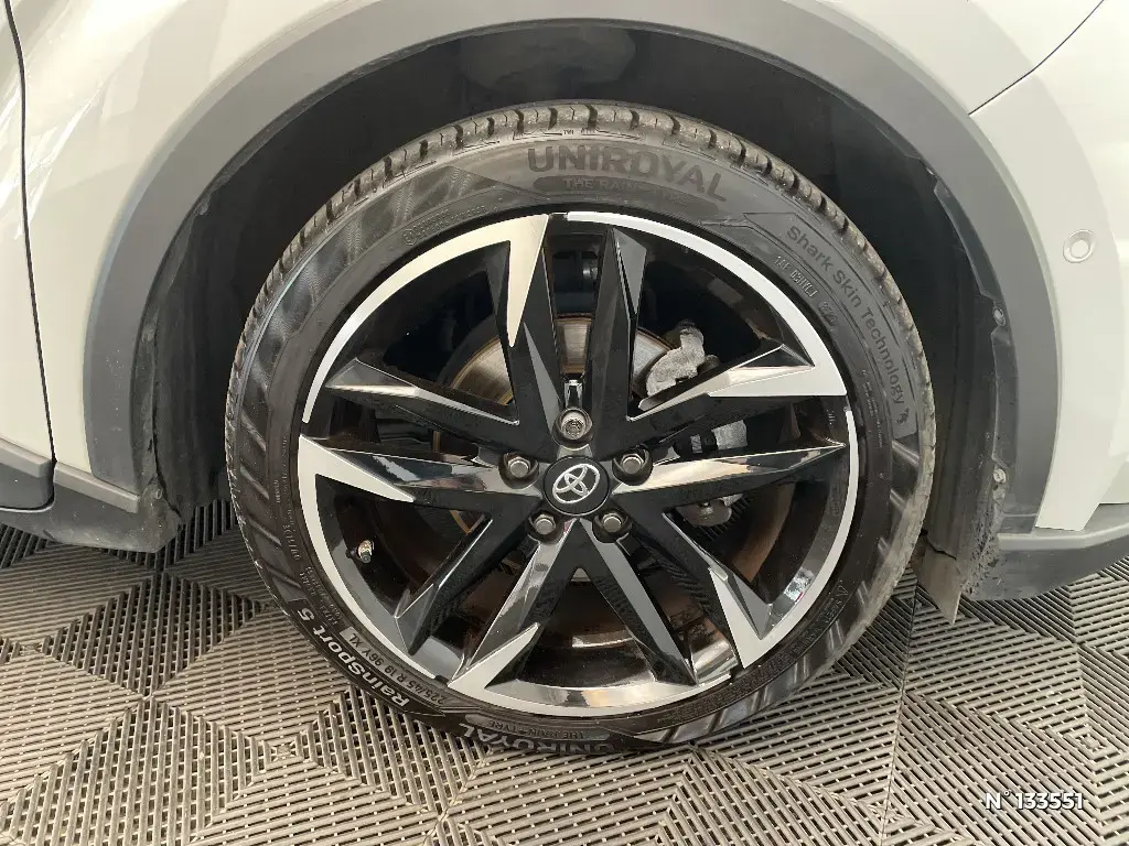TOYOTA C-HR - Miniature 5
