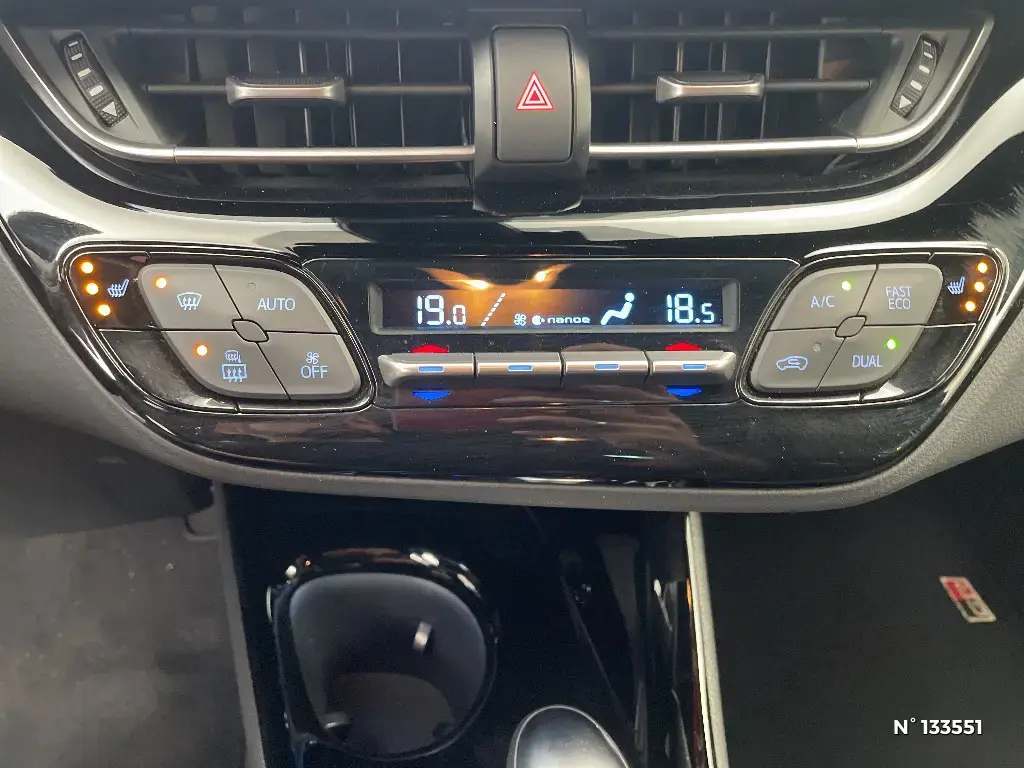 TOYOTA C-HR - Miniature 12