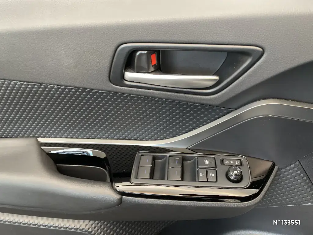 TOYOTA C-HR - Miniature 17