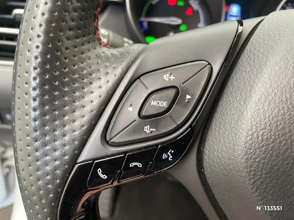 TOYOTA C-HR - Miniature 18
