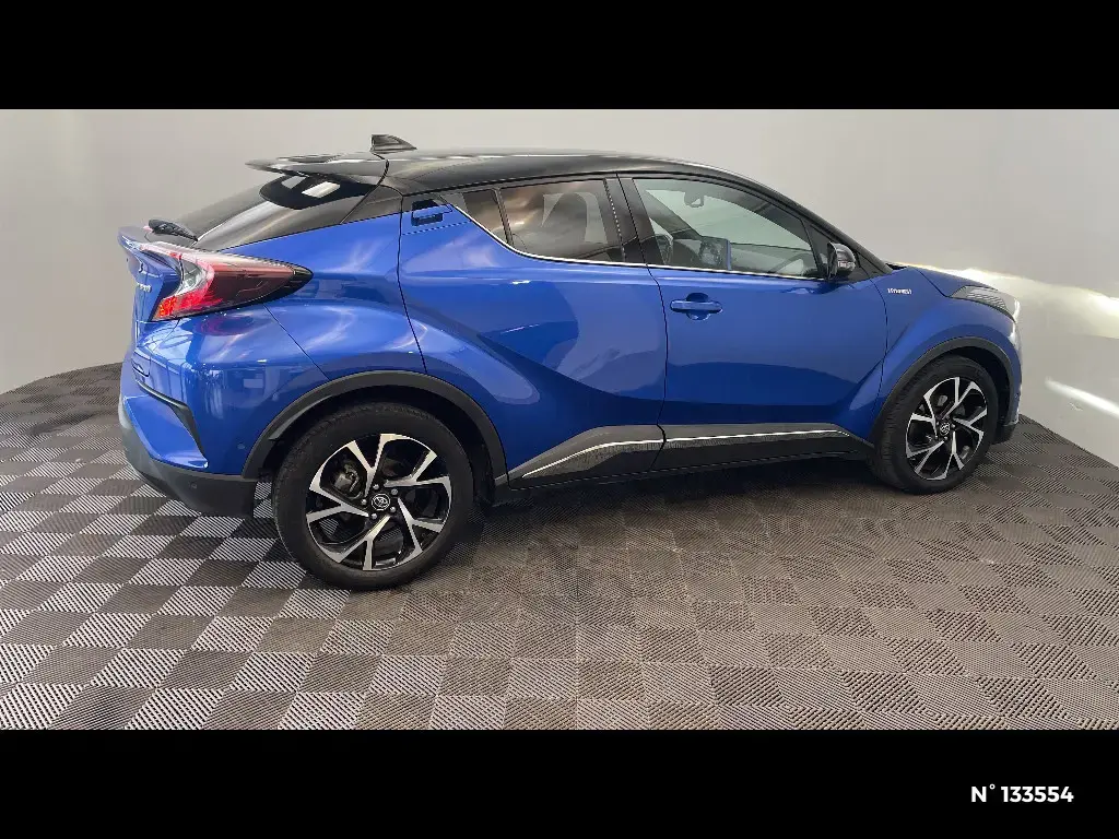 TOYOTA C-HR - Miniature 3