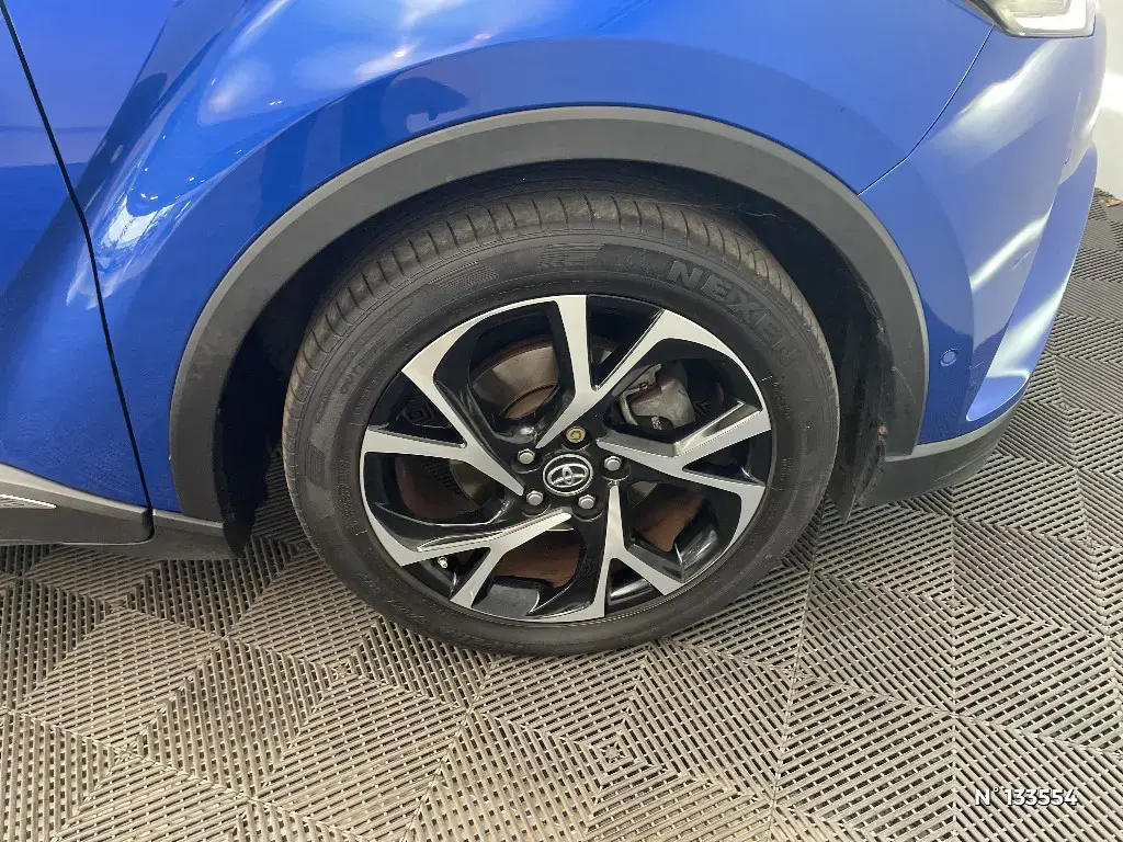 TOYOTA C-HR - Miniature 5