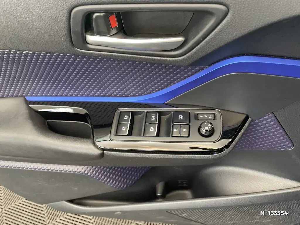TOYOTA C-HR - Miniature 12