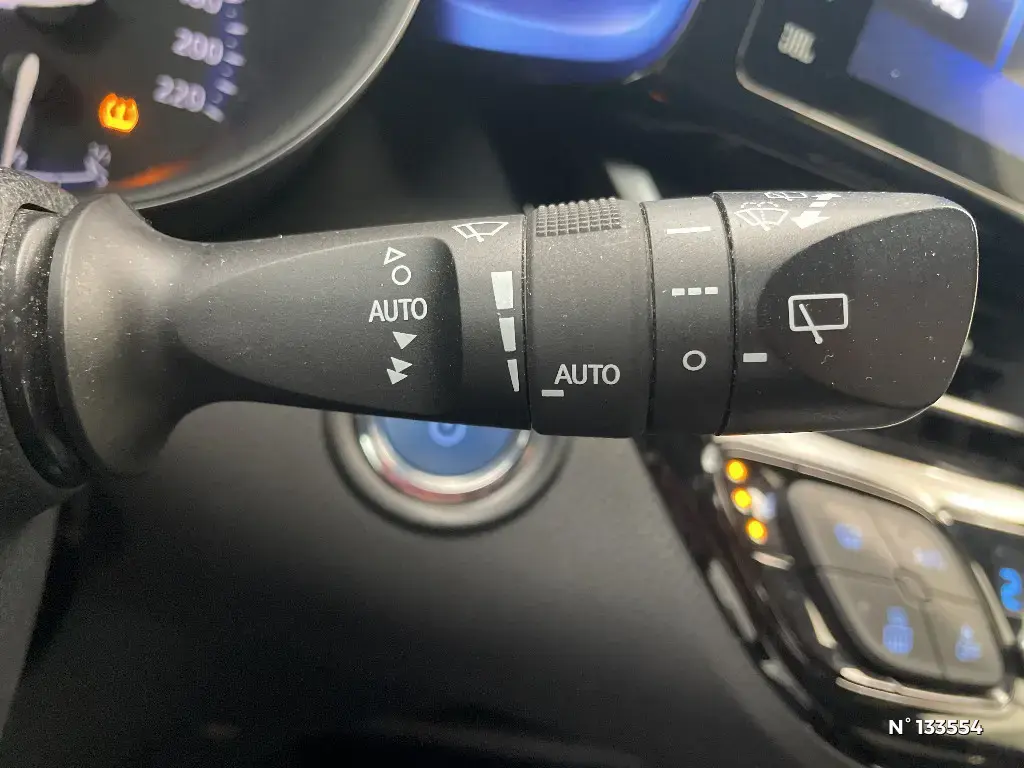 TOYOTA C-HR - Miniature 17