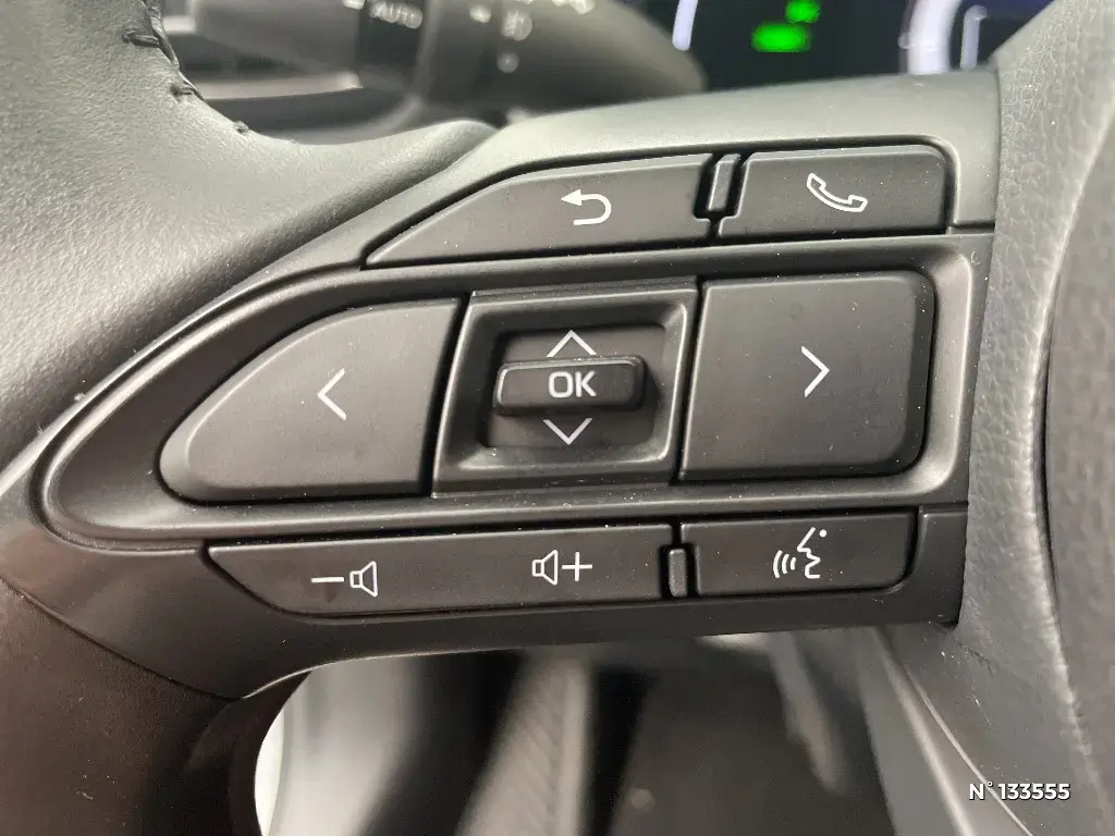 TOYOTA YARIS CROSS I - Miniature 13