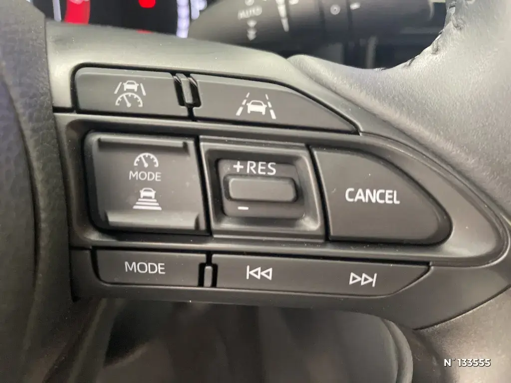TOYOTA YARIS CROSS I - Miniature 14