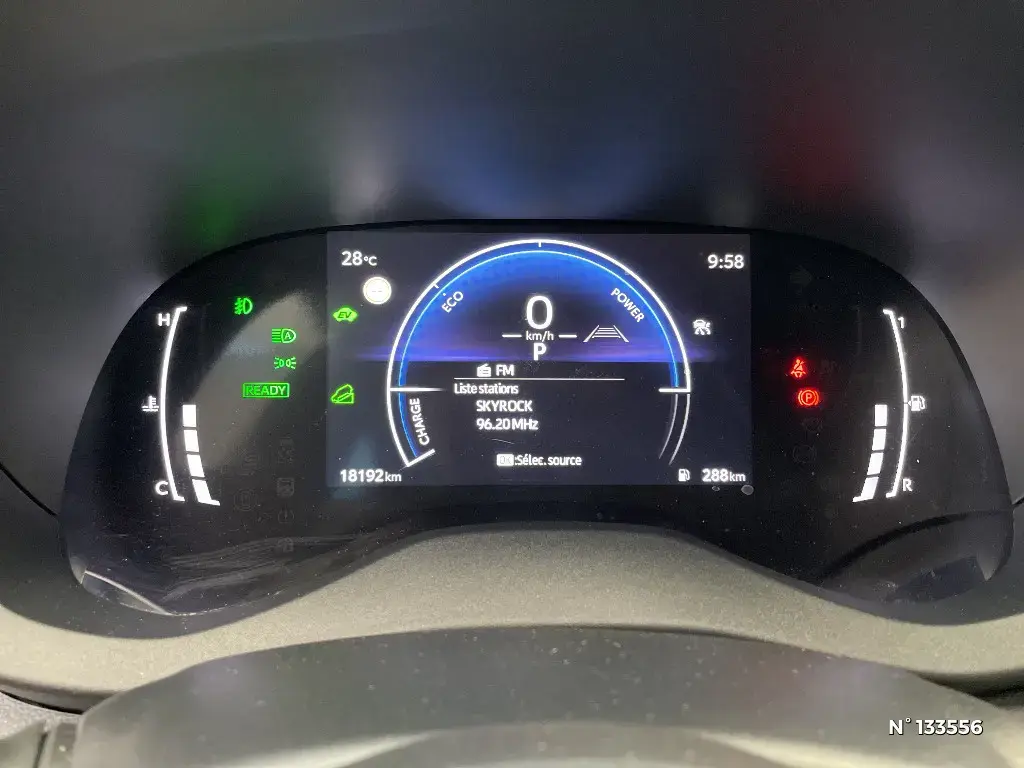 TOYOTA YARIS CROSS I - Miniature 8